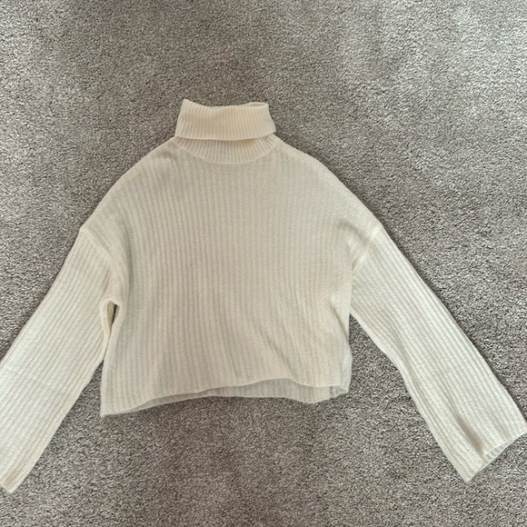 H&M Sweaters - H&M ribbed turtleneck cream small
